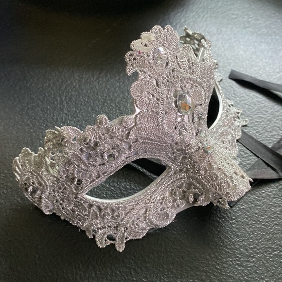 Masquerade
 Silver Rhinestone Mask - Picture 2 of 4